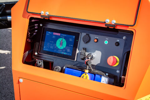 Radiostyring & Touch‑display