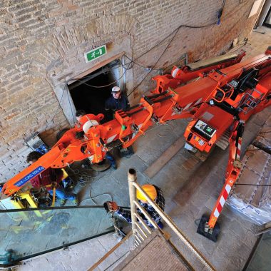 
												Industry:HÅNDTERING AF GLASRUDER												