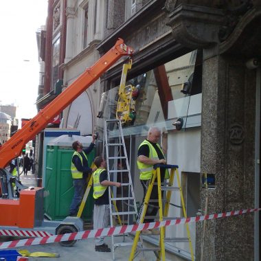 
												Industry:HÅNDTERING AF GLASRUDER												