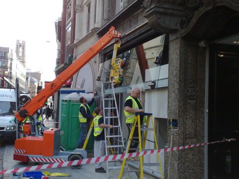 MINEDRIFT, OLIE, KERNEKRAFT, KEMISK, BORING OG MILITÆRE SEKTORER