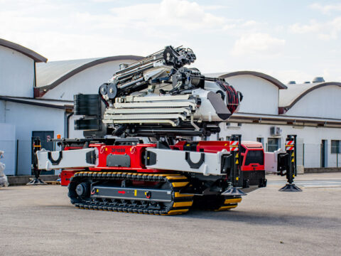 jekko-jf1050-battery-powered-electric-crane