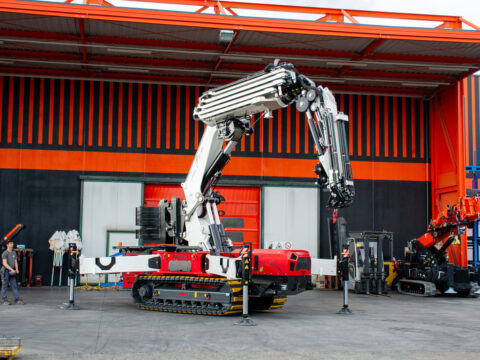 jekko-jf1050-hybrid-crane-external-power-sockets